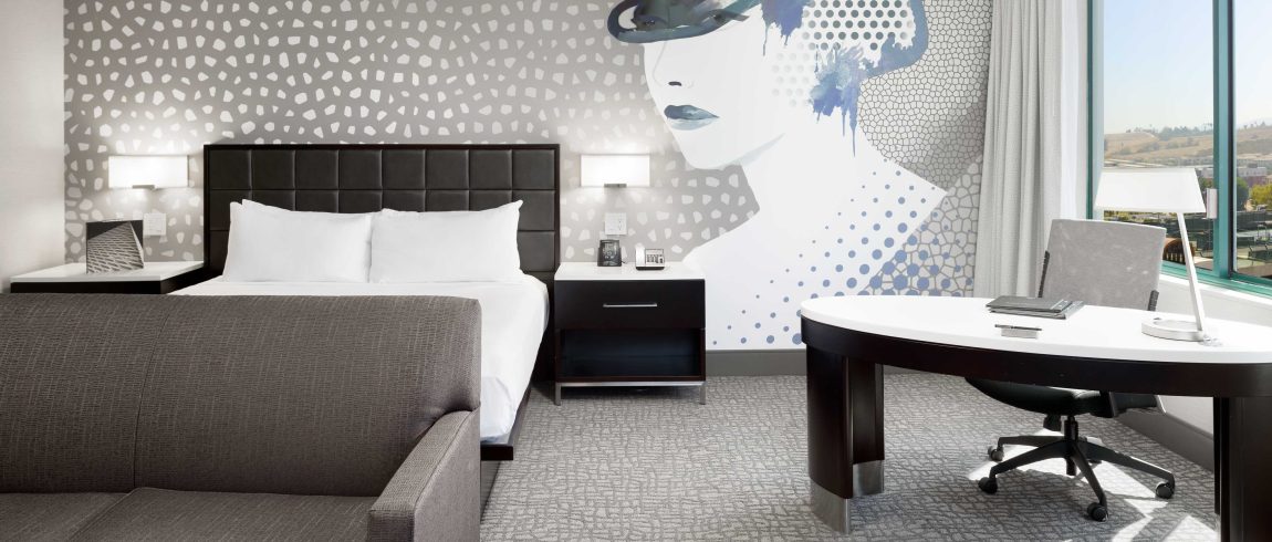 King Bed Deluxe Corner Room